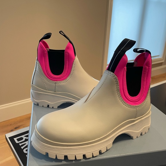 Prada round toe ankle boots - Picture 6 of 7